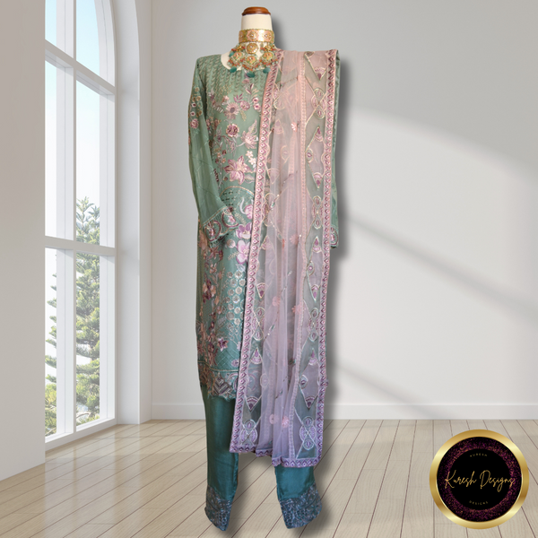 Glamorous Pakistani Suit